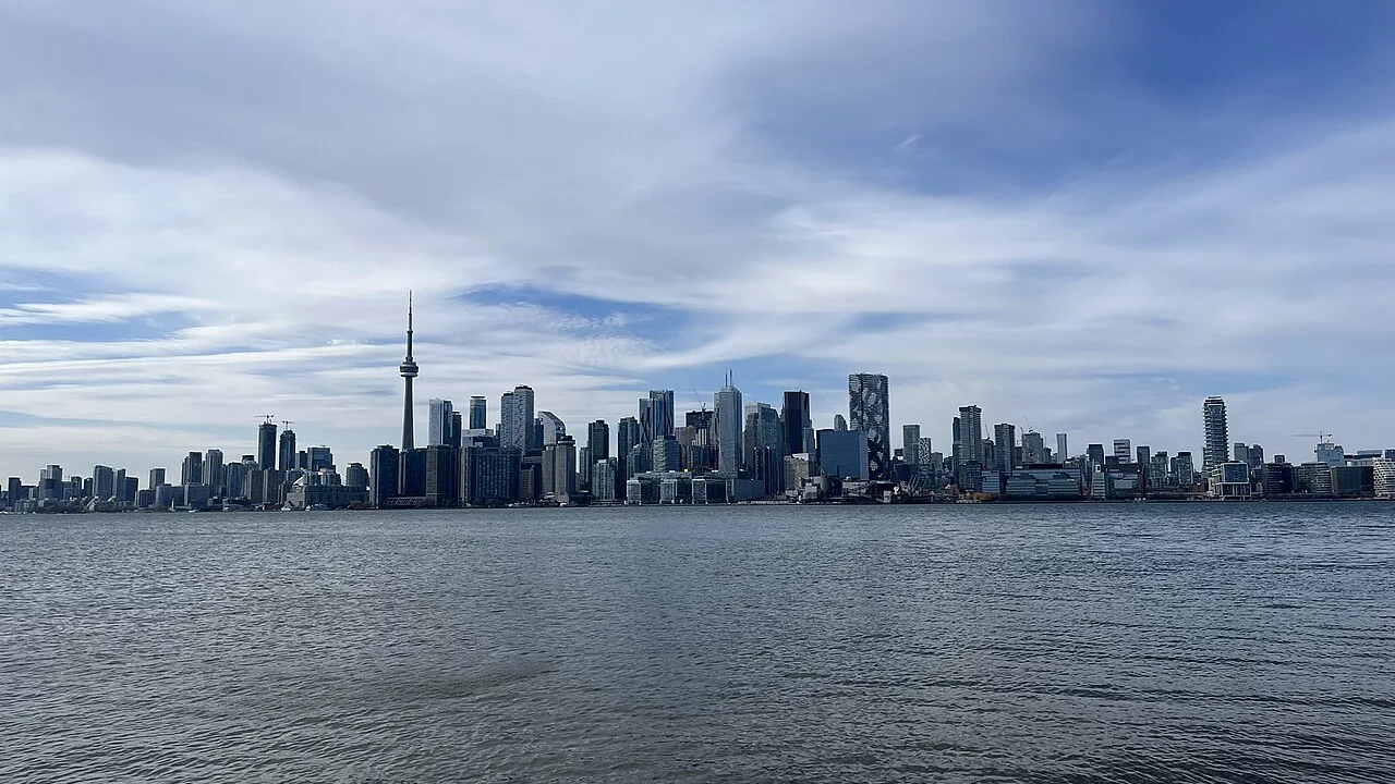 House vs Condo: Which Should You Buy?