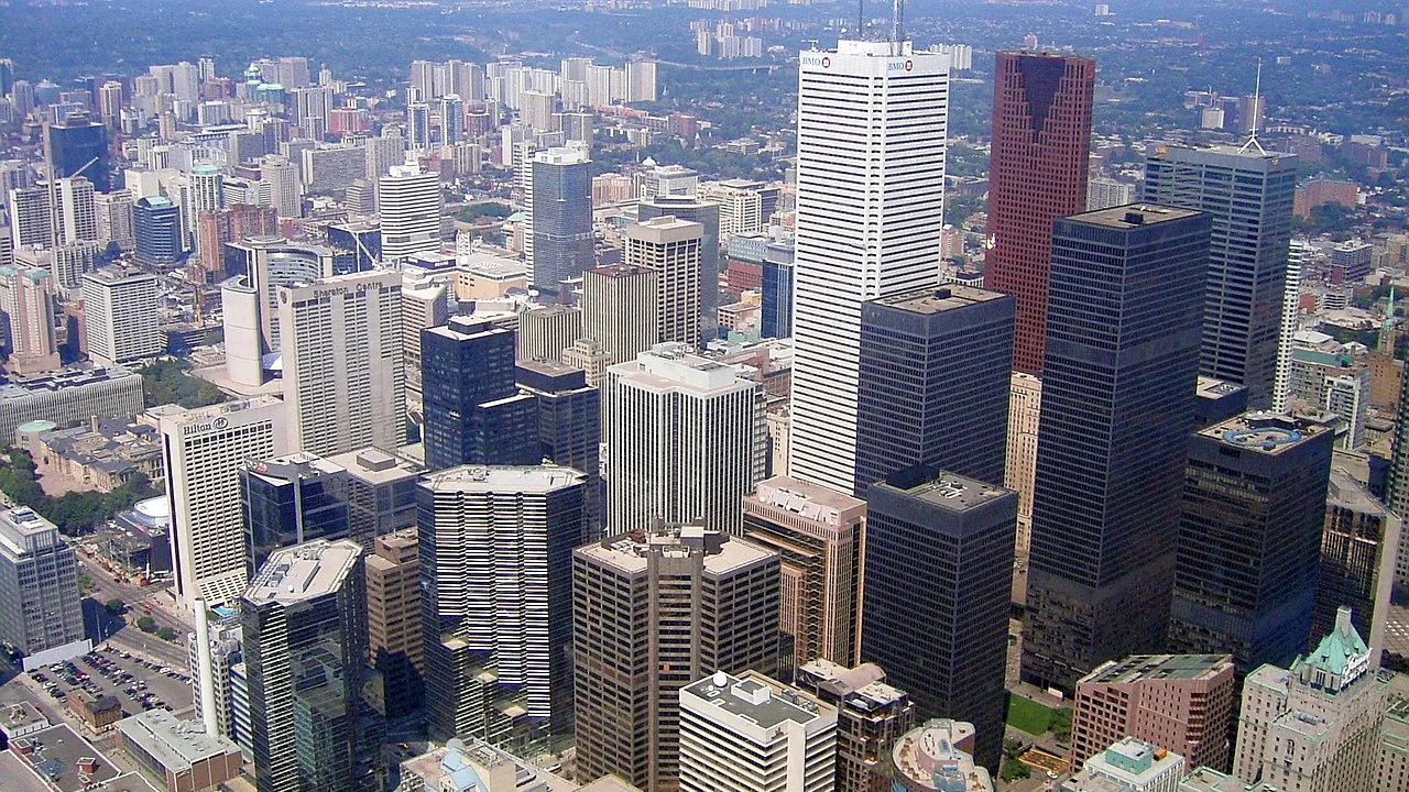 How to Invest in Real Estate in Canada: A Beginner's Guide