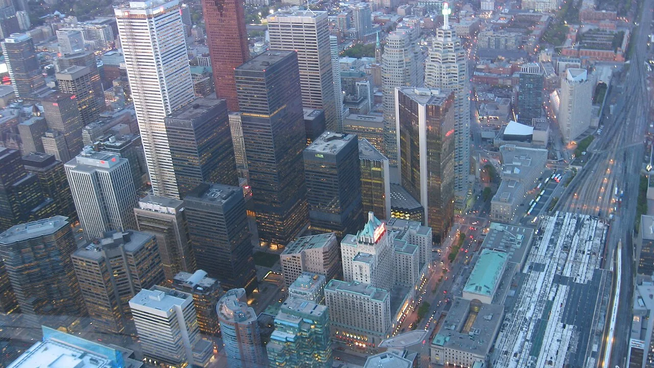 How to Read Housing Market Data (Like Sales-to-Listings)