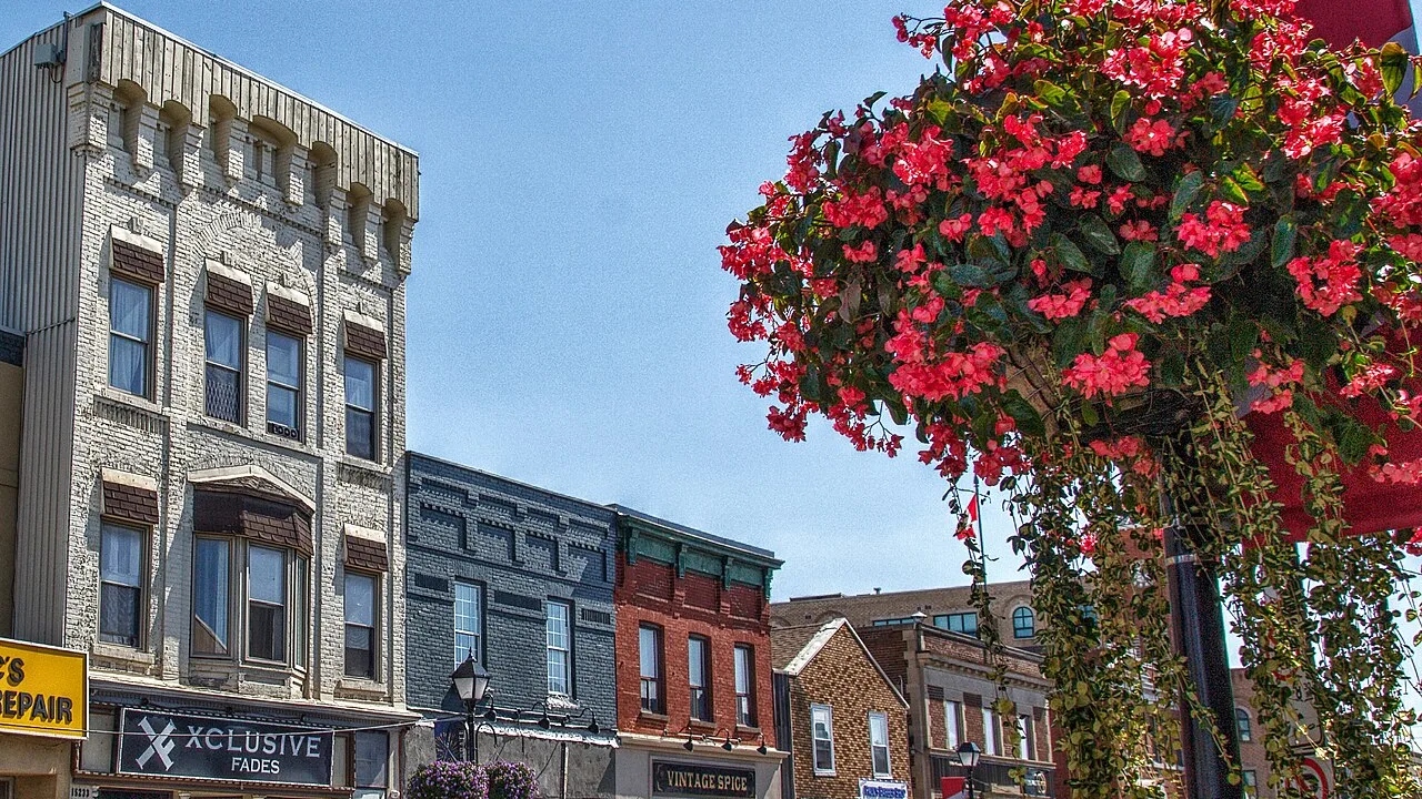 Living in Aurora: Charm in York Region