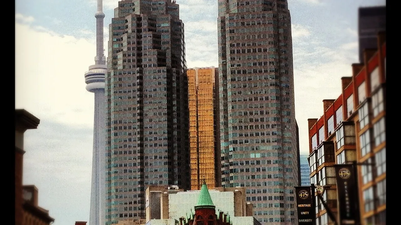 Moving to Toronto: The Newcomer's Guide