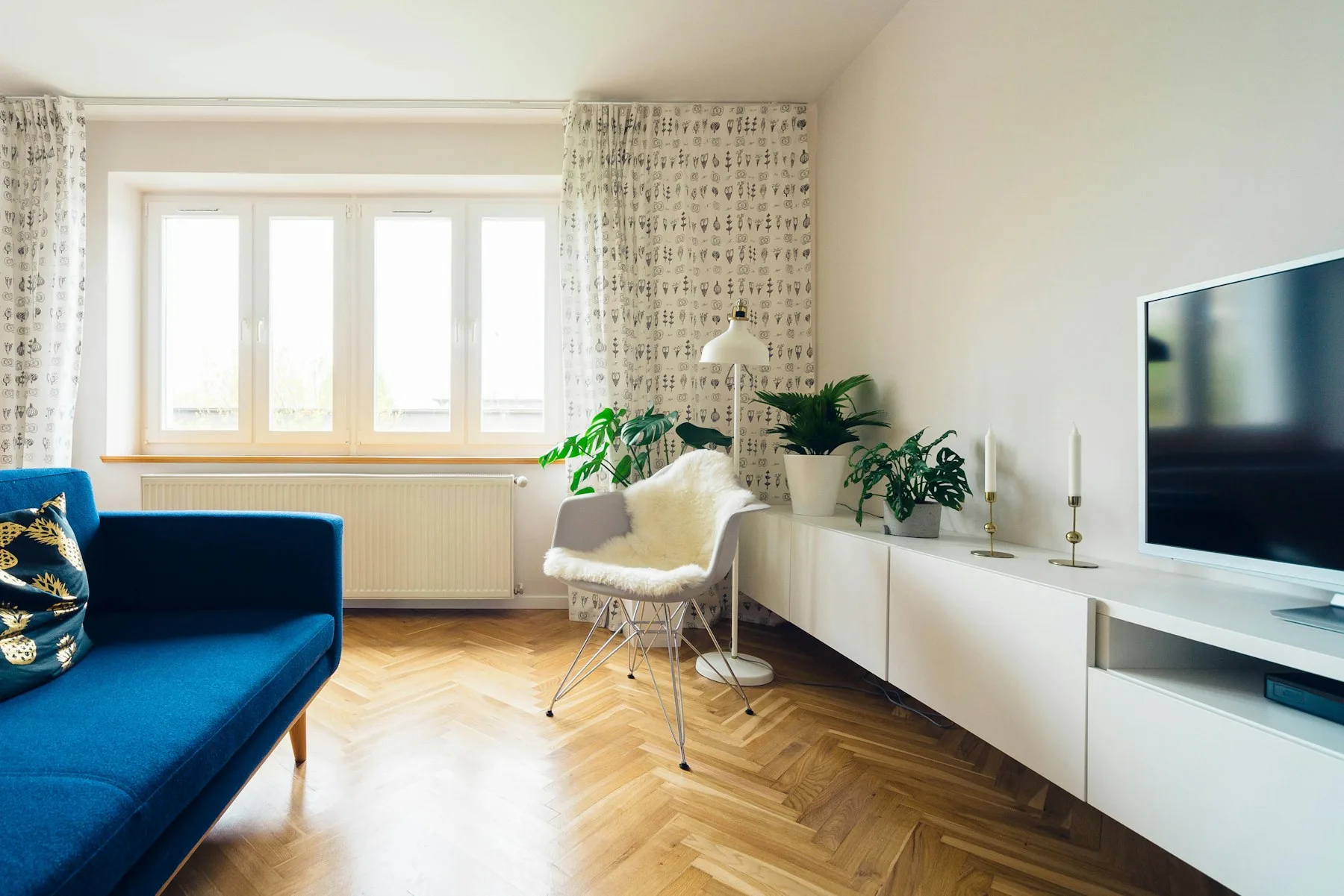 Bright, welcoming living room in an Ontario rental at golden hour