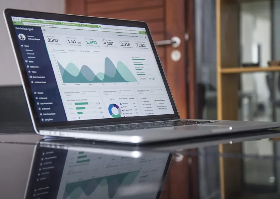 Financial charts, calculator and data analysis for down payment planning
