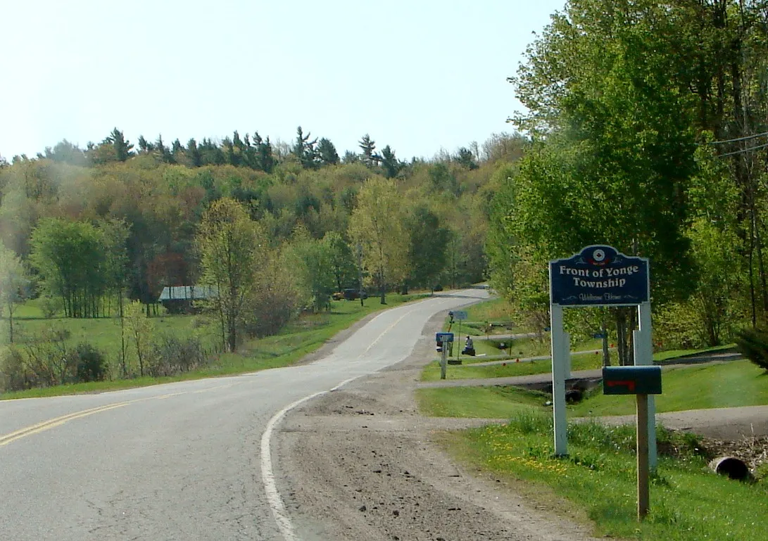 Street view in Mallorytown, Ontario
