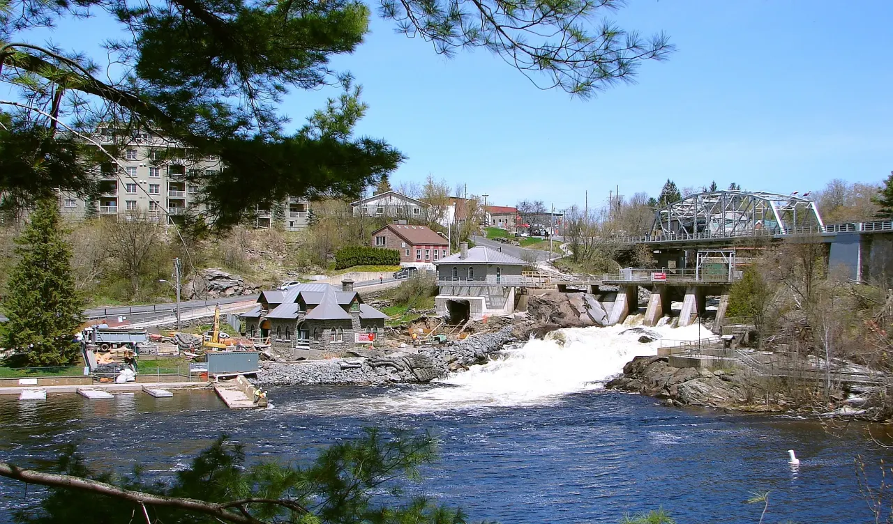 Street view in Bracebridge, Ontario