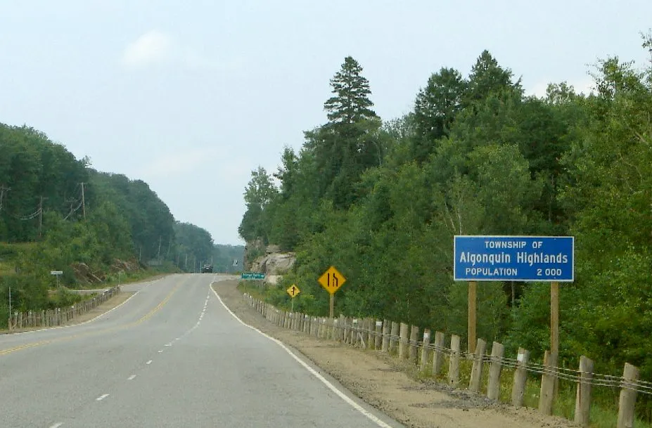 Street view in Algonquin Highlands, Ontario