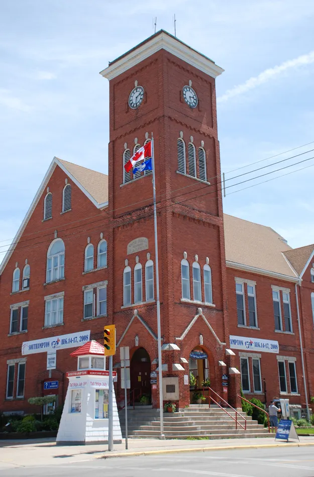 Street view in Saugeen Shores, Ontario