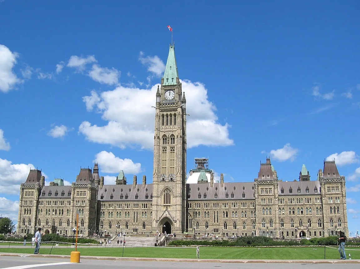 Street view in Ottawa, Ontario