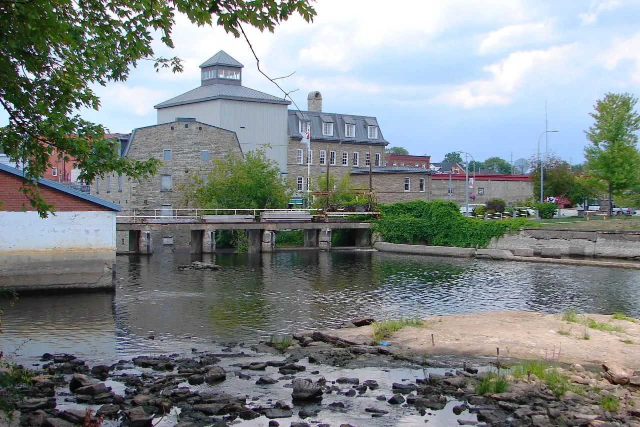 Street view in Smith Falls, Ontario