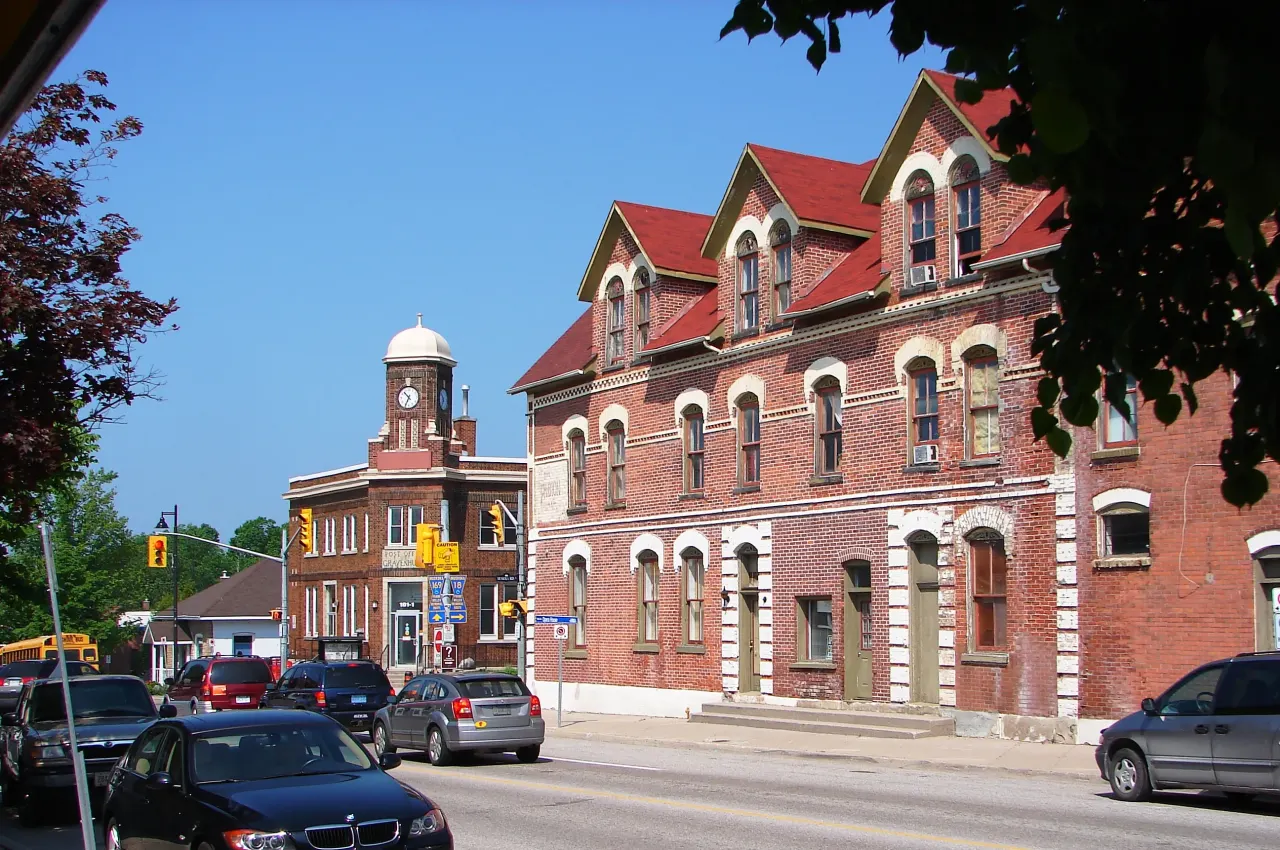 Street view in Gravenhurst, Ontario
