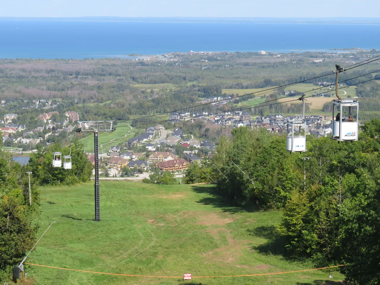 Street view in Thornbury, Ontario