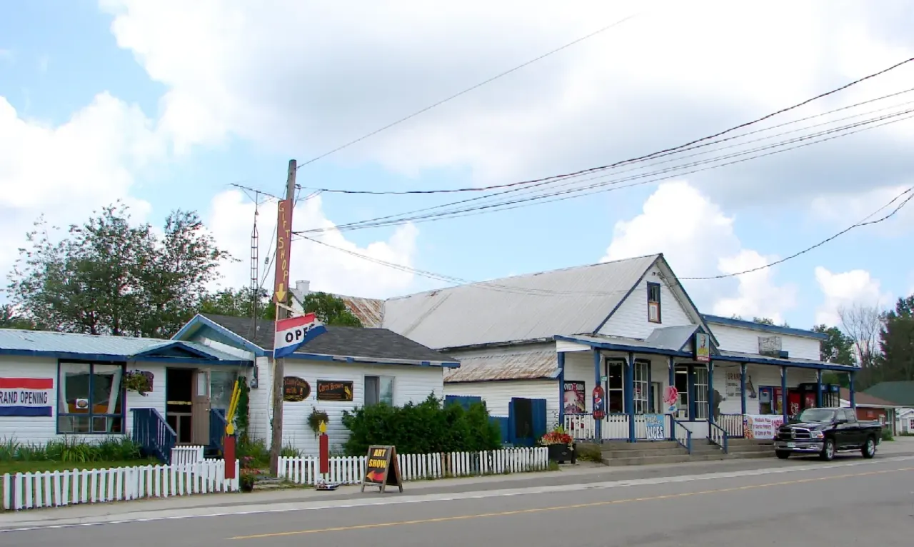 Street view in Cloyne, Ontario