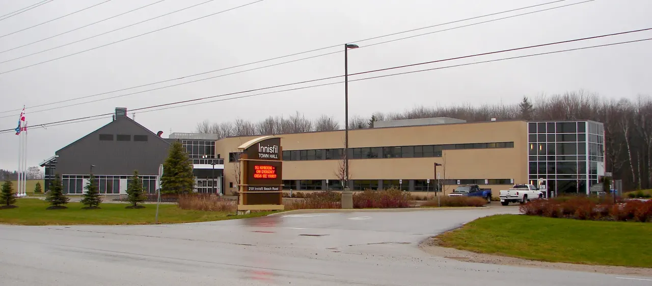 Street view in Innisfil, Ontario